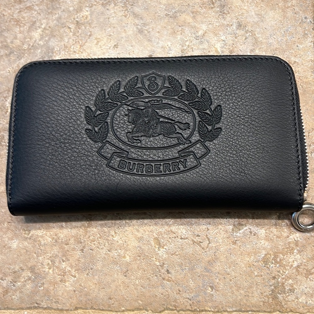 Burberry equestrian wallet